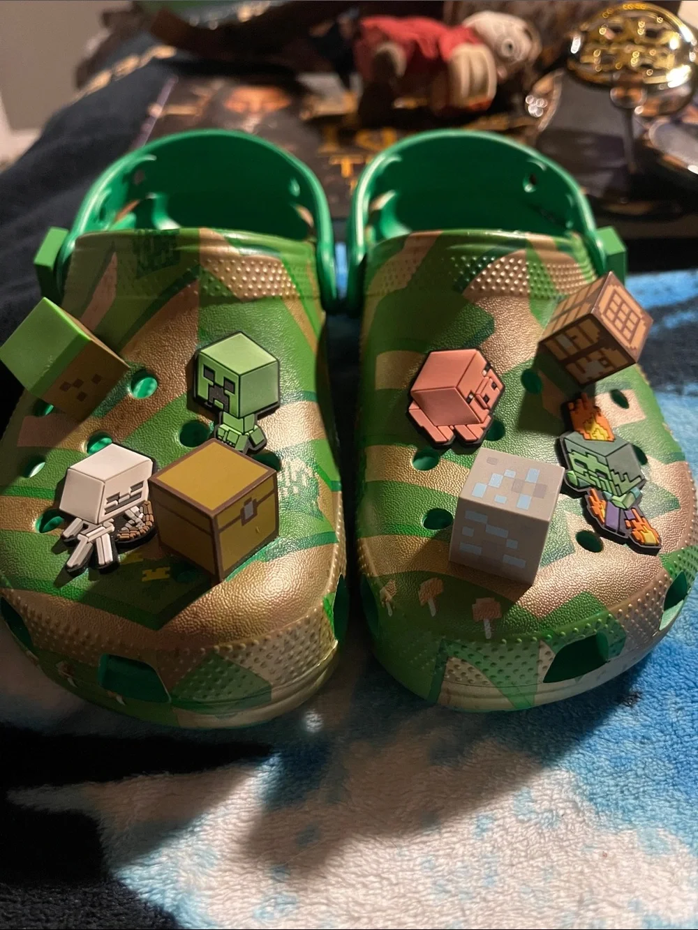 CROCS Kids Green Camouflage Minecraft-Style Clog Sandals with Character Charms